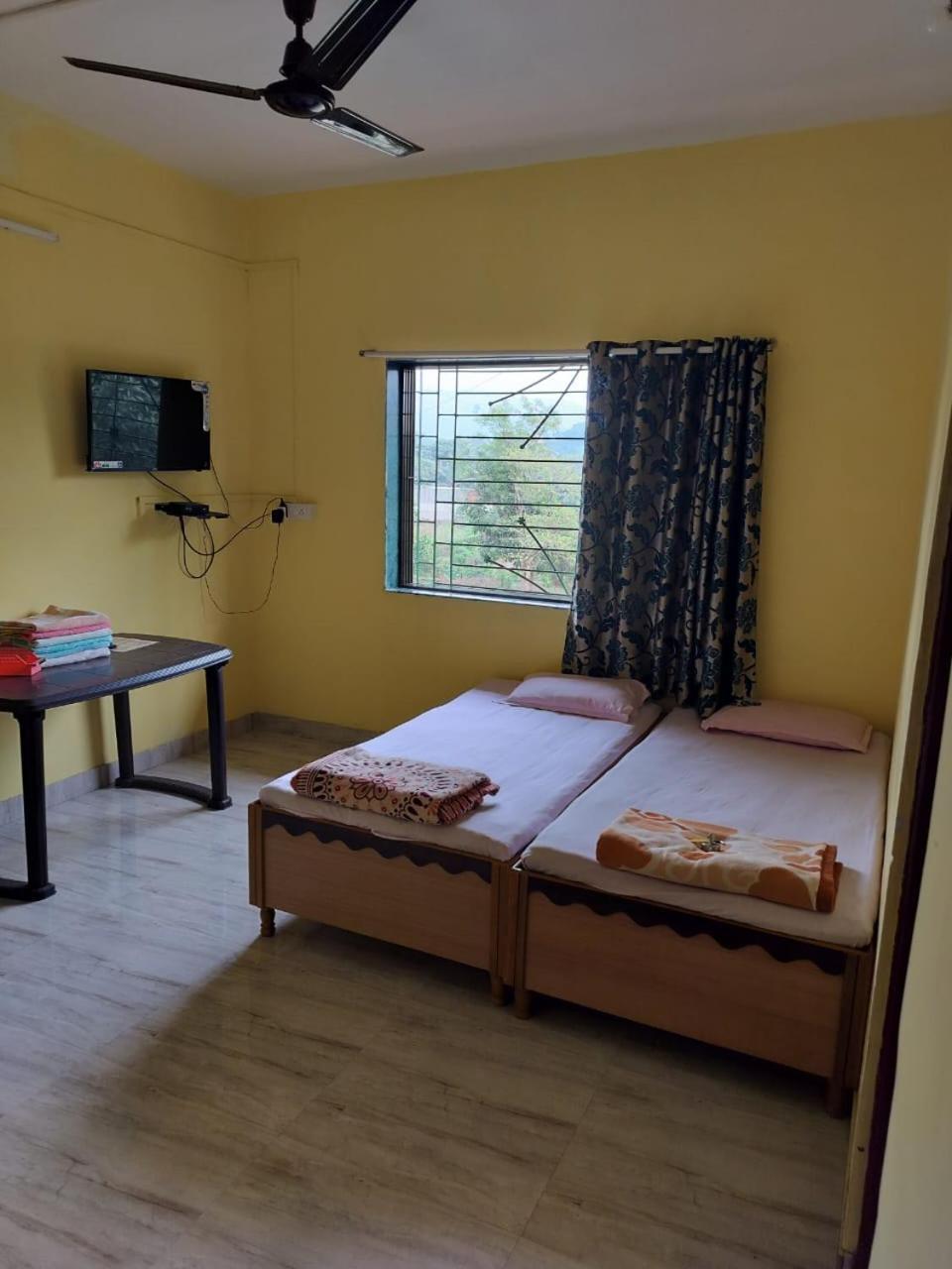 Gulmohar Cottages - Home Stay In 阿里巴格 外观 照片